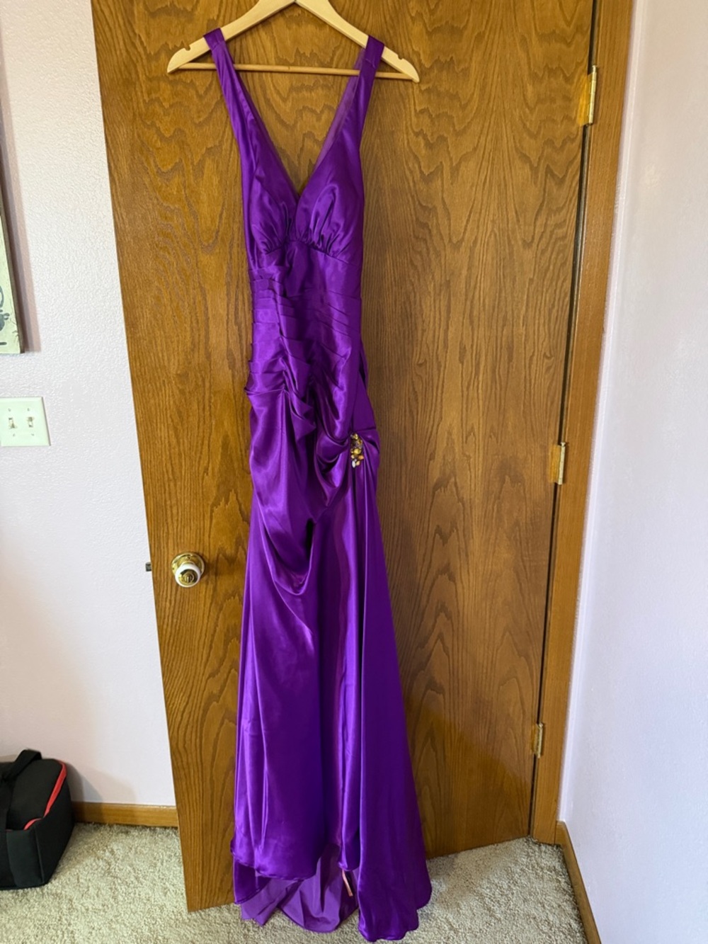 Elegant Purple Satin Prom Dress with V-Neck
